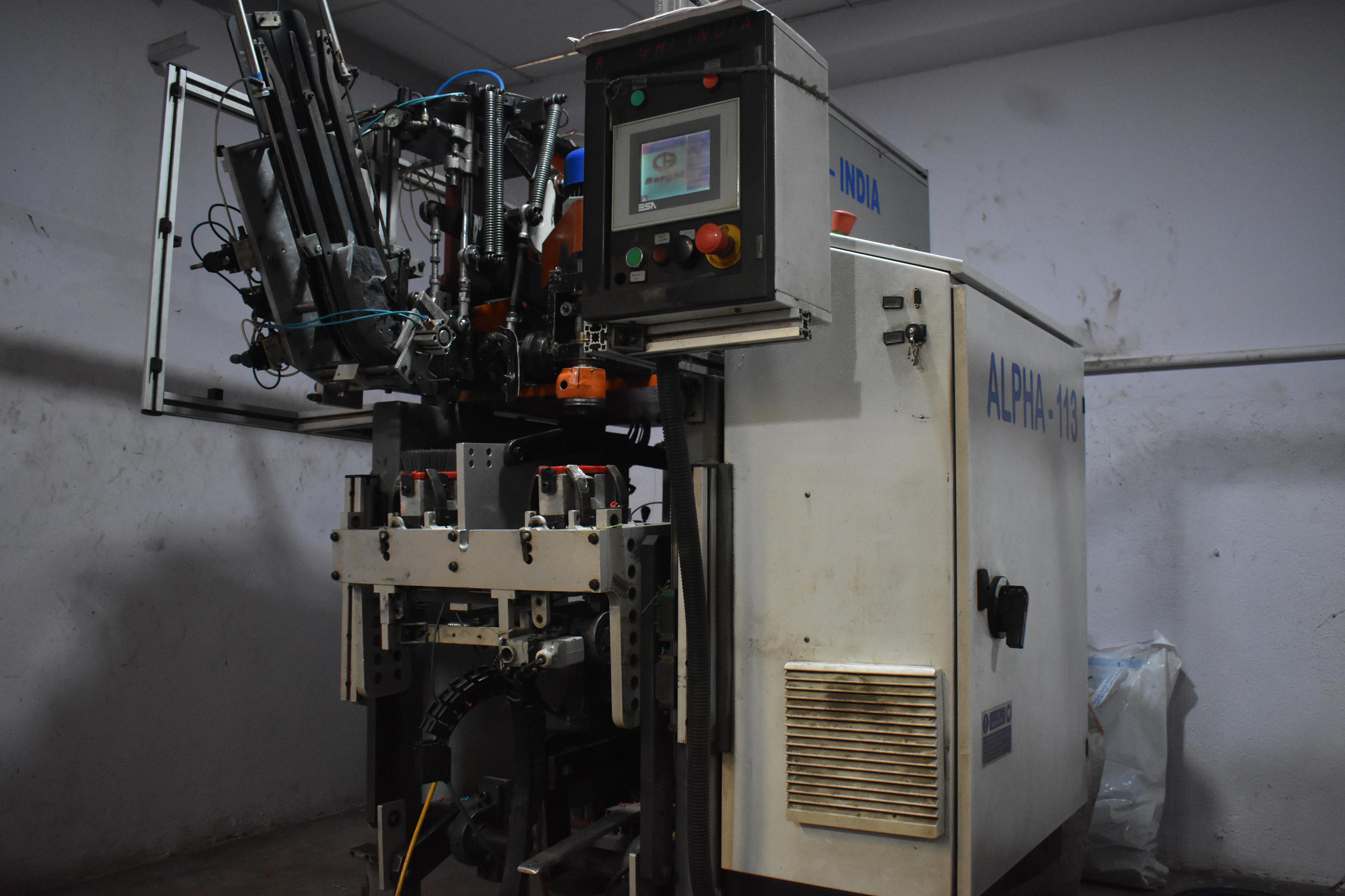 Injection molding machine setup